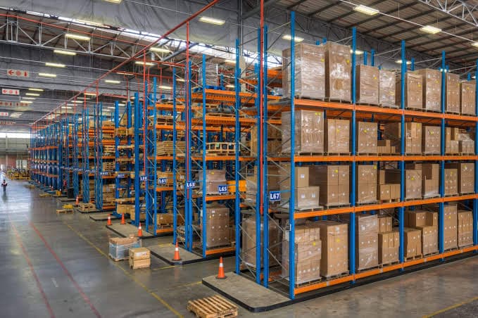 Heavy Selective Pallet Racking: Fondasi Kepadatan Penyimpanan Vertikal